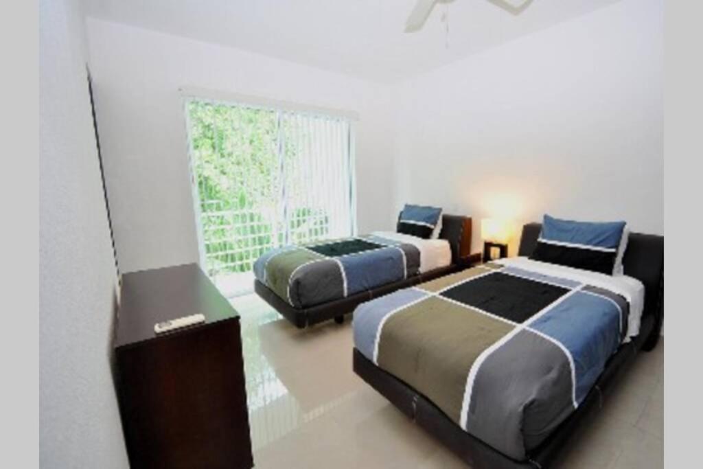 Poolside Tranquil Apartment In プレヤデルカーメン エクステリア 写真