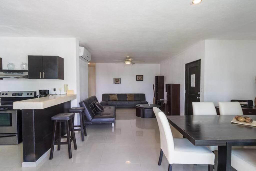 Poolside Tranquil Apartment In プレヤデルカーメン エクステリア 写真