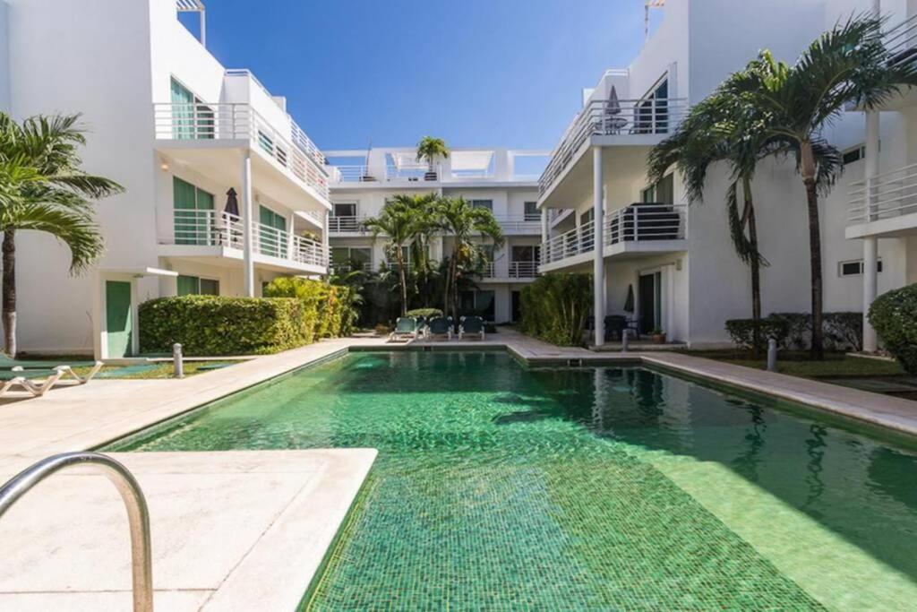 Poolside Tranquil Apartment In プレヤデルカーメン エクステリア 写真